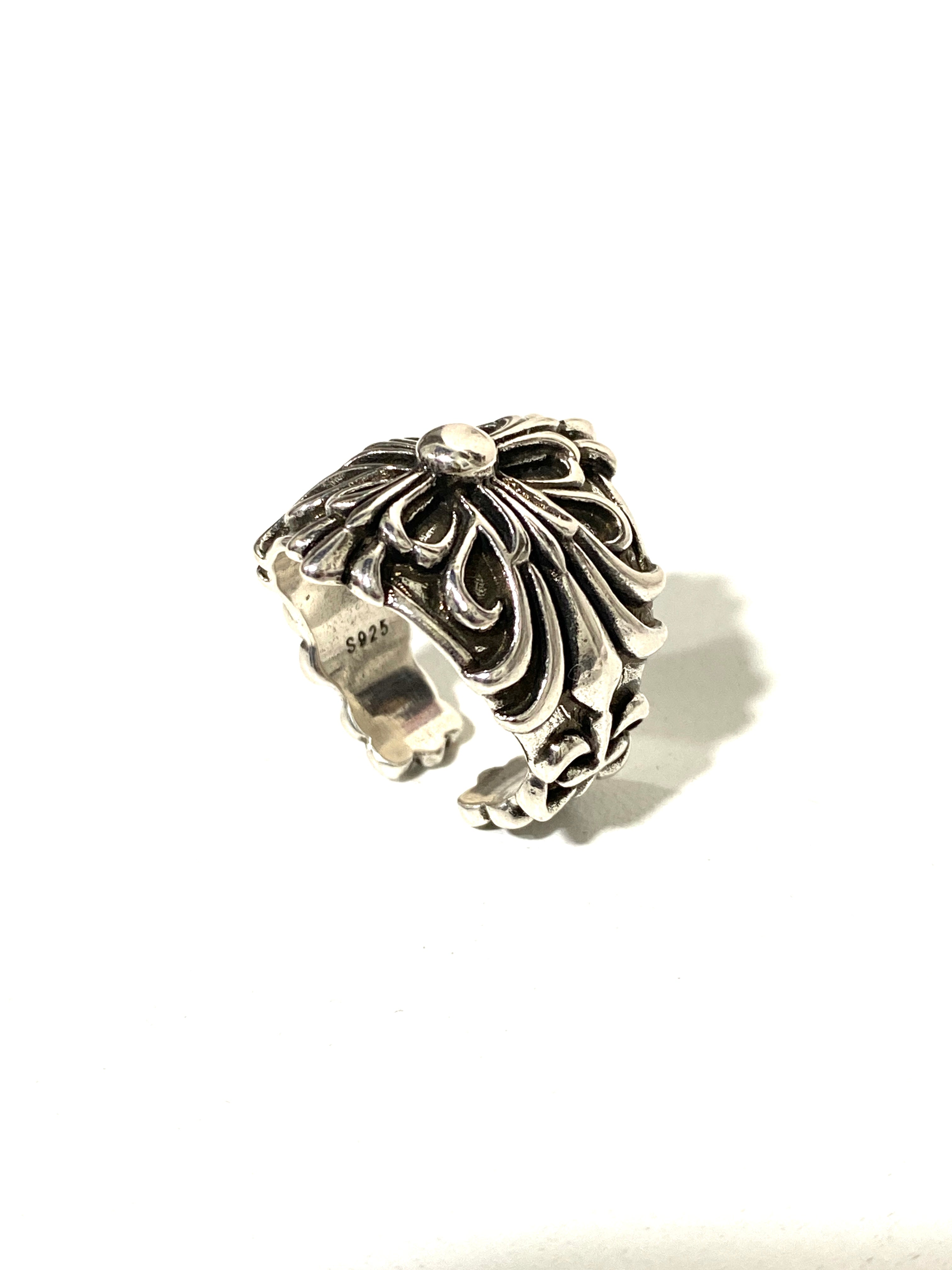 THORNED ROSE RING