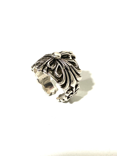 THORNED ROSE RING